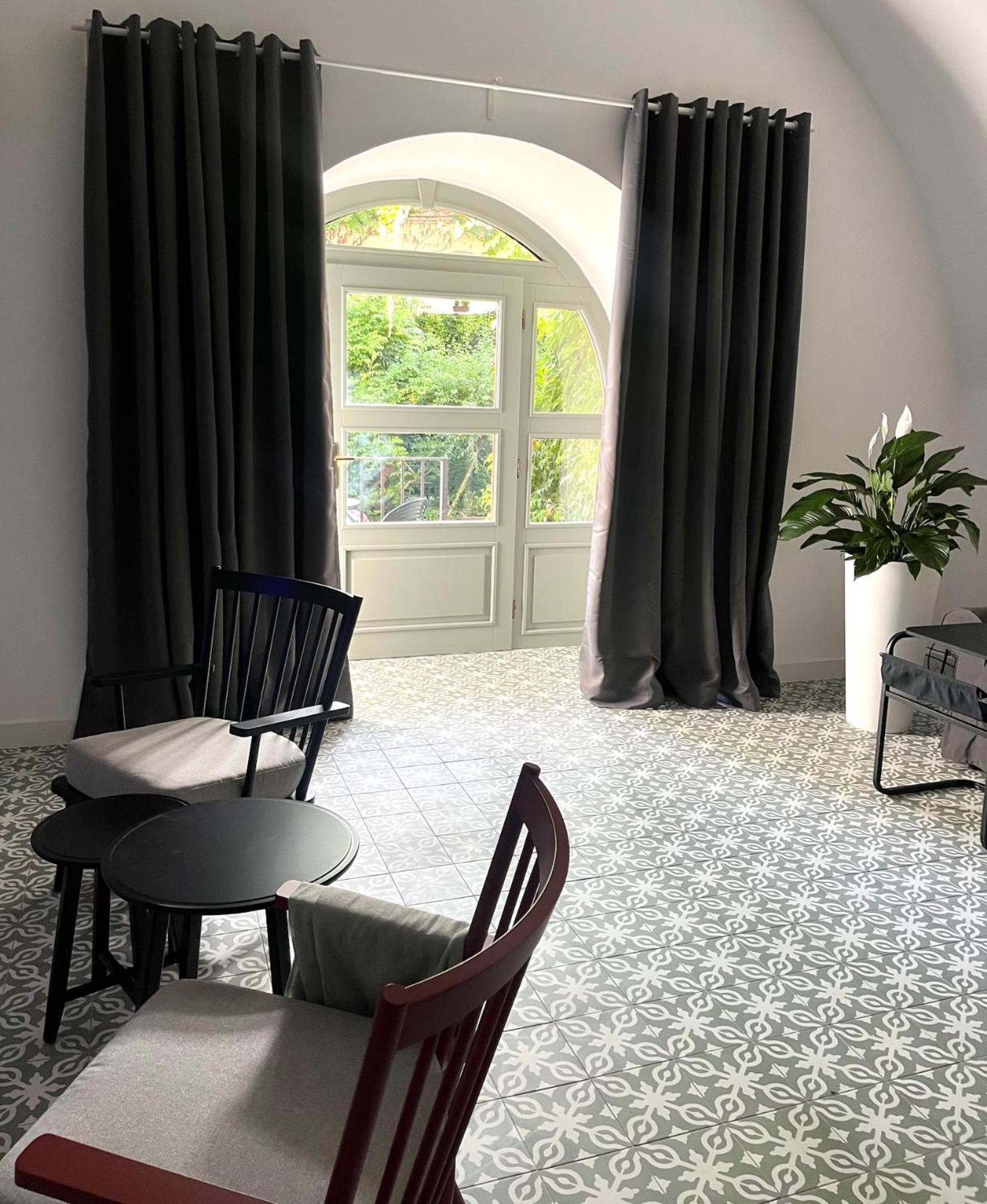 Palac Daun - Studio Apartments زنويمو المظهر الخارجي الصورة